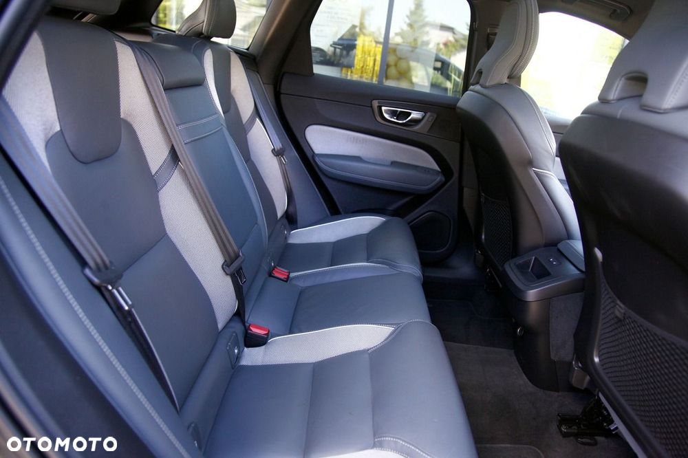 Volvo XC 60 D4 AWD R-Design - 19