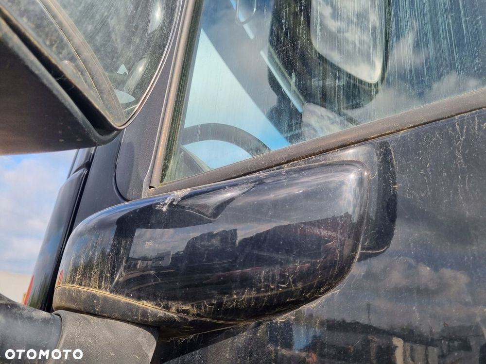 OBUDOWA OSŁONA MOCOWANIA LUSTERKA LEWA DAF XF 106 - 1