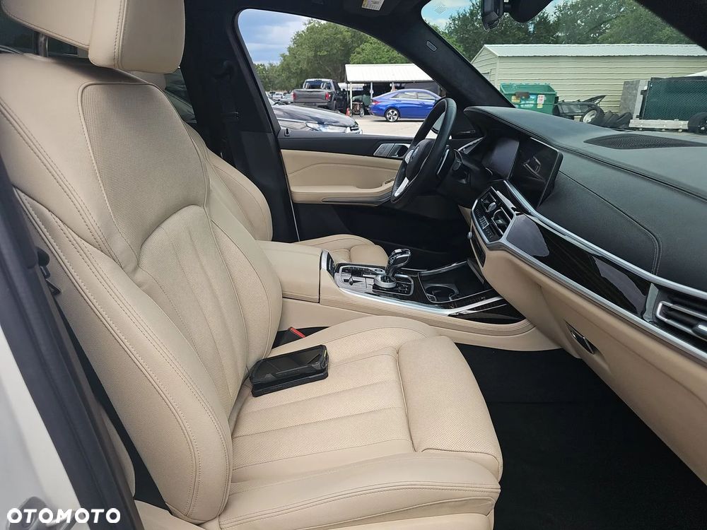 BMW X7 xDrive40i - 17
