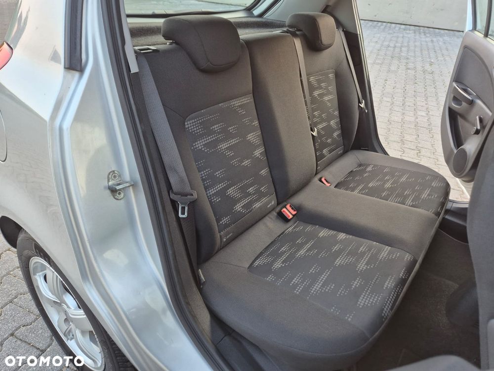 Opel Corsa - 25