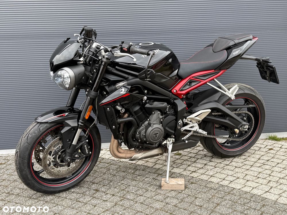 Triumph Street Triple - 10