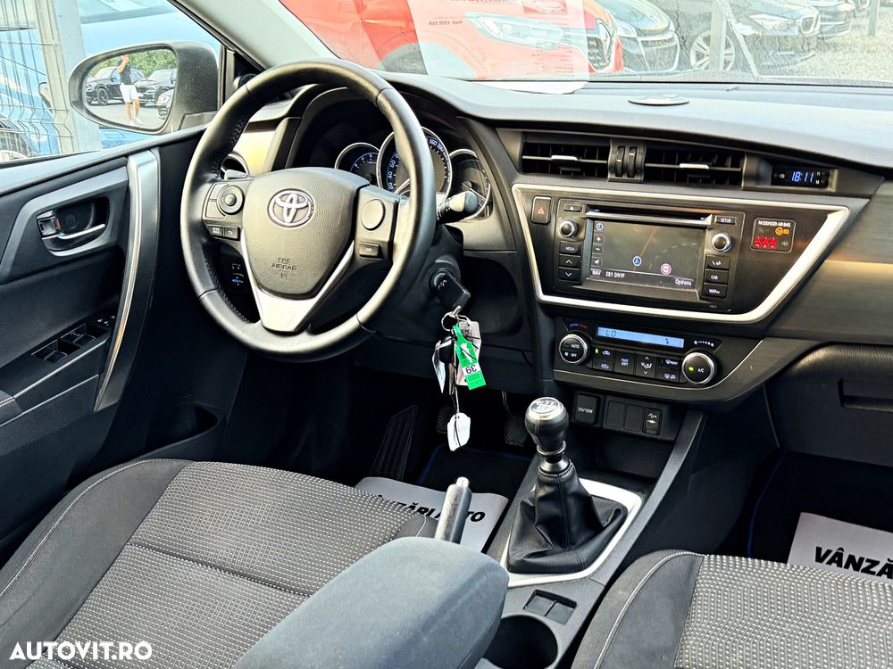 Toyota Auris 1.4 D-4D Unique - 19