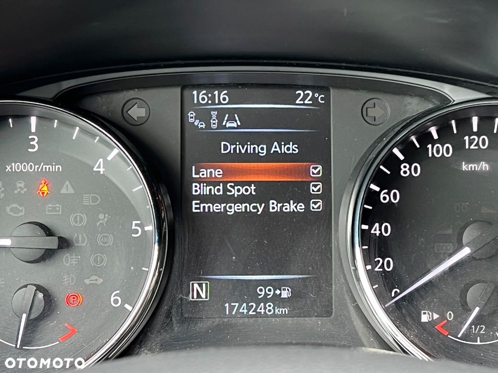 Nissan Qashqai 1.6 DCi Tekna Xtronic - 38