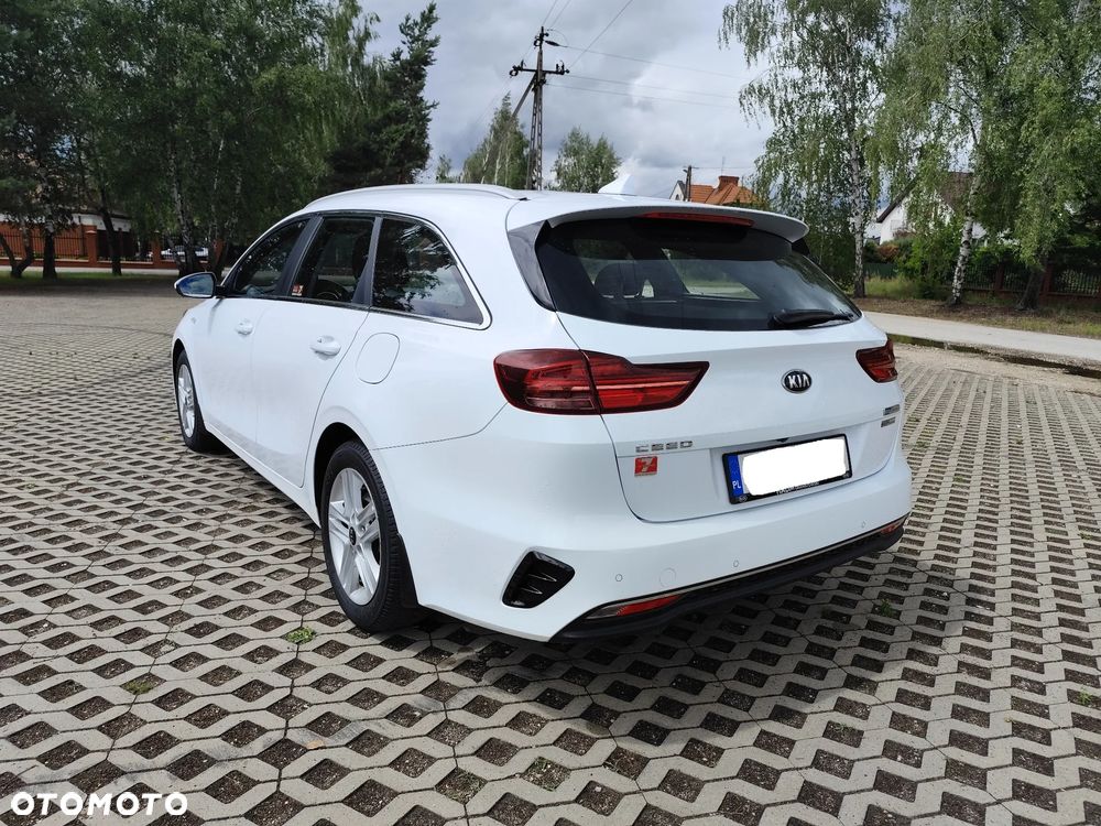 Kia Ceed 1.6 CRDi mHEV M DCT - 5