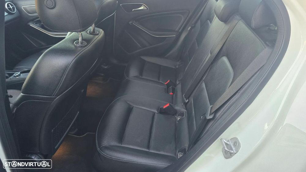 Mercedes-Benz GLA 180 - 17