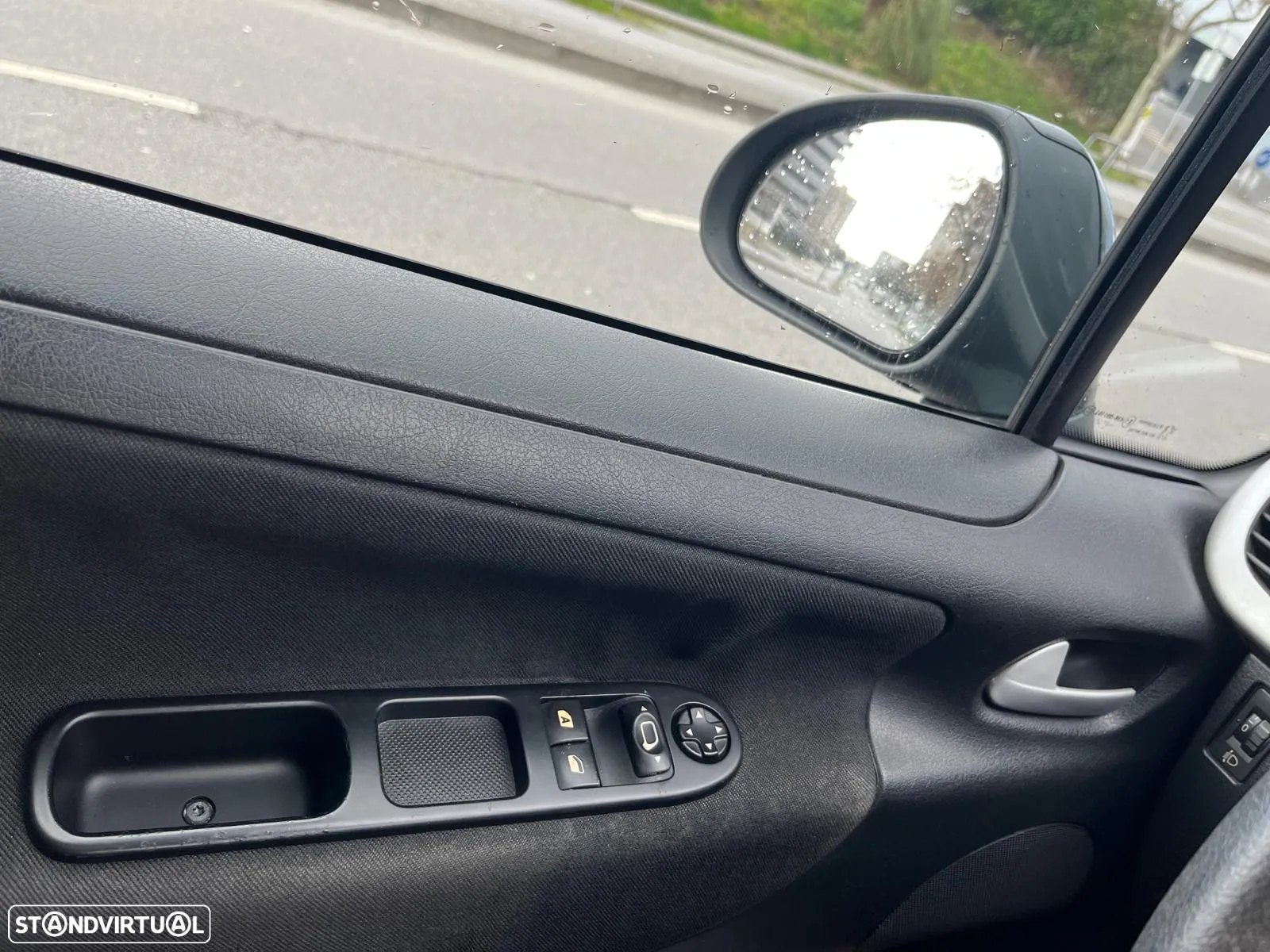 Peugeot 207 1.4 16V Trendy - 15