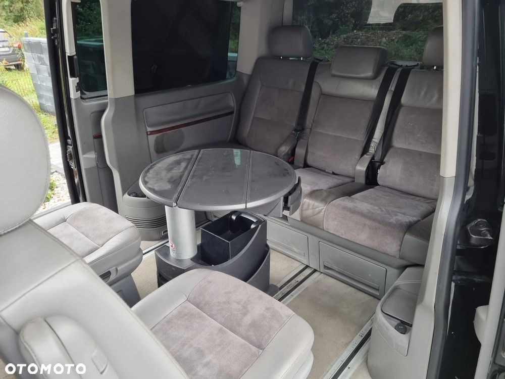 Volkswagen Multivan - 22