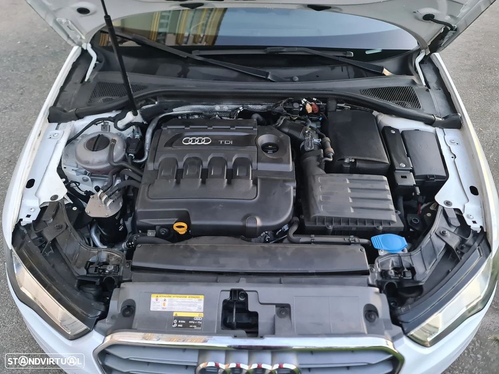 Audi A3 Sportback 1.6 TDI Attraction Ultra - 14