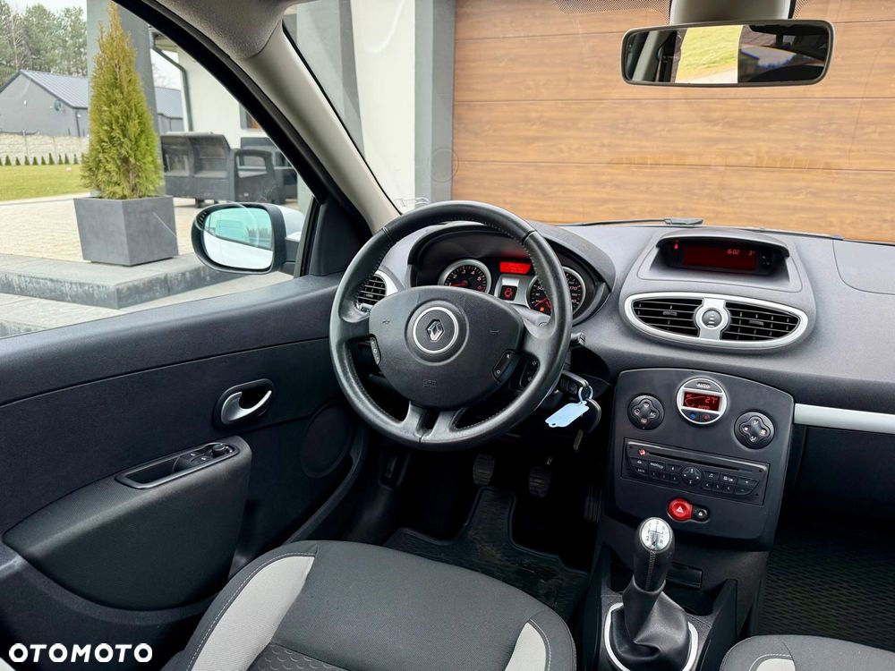 Renault Clio 1.2 16V Intens - 16