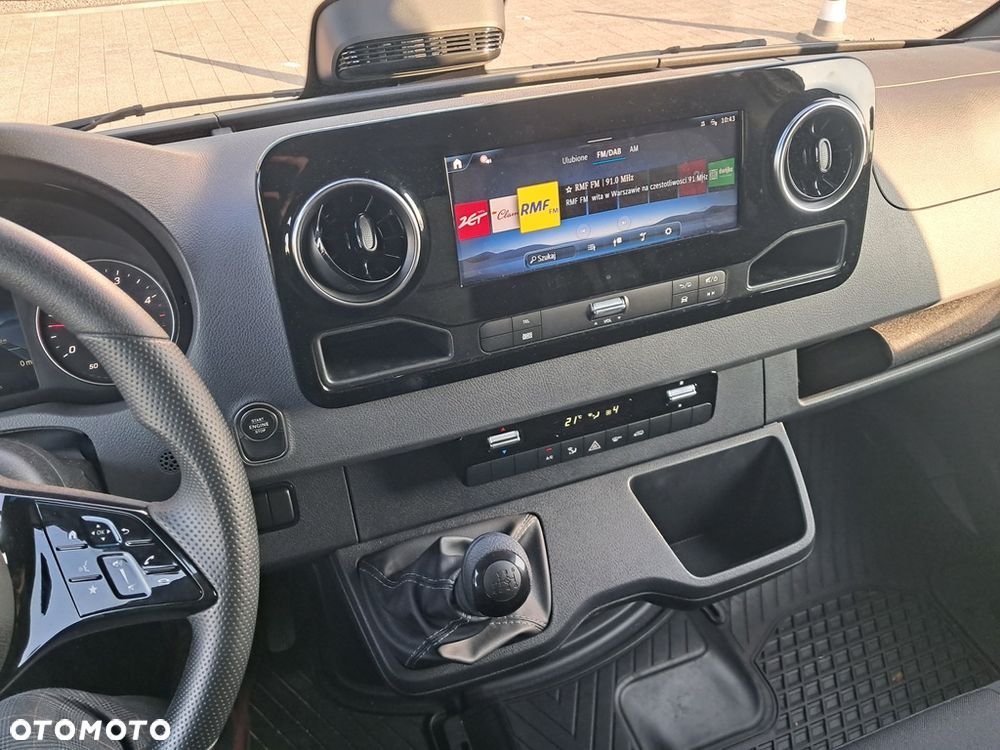 Mercedes-Benz Sprinter - 16