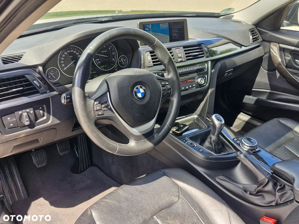 BMW Seria 3 318d Blue Performance Luxury Line - 29