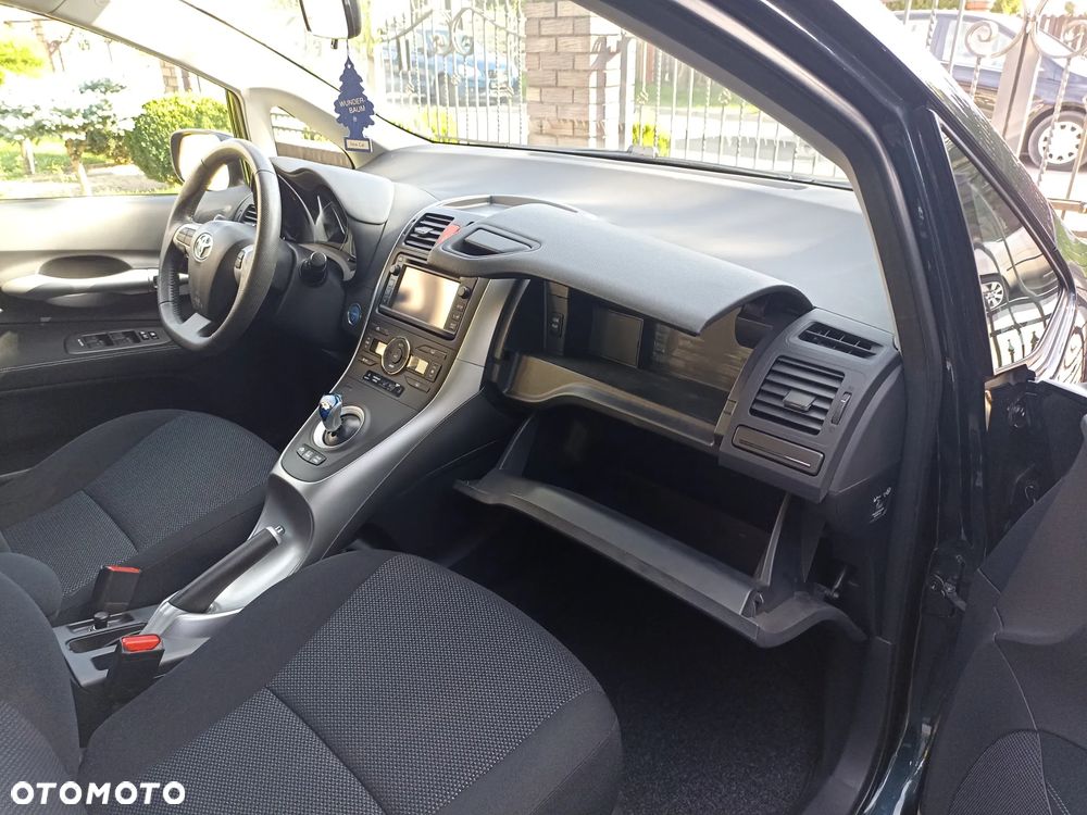 Toyota Auris 1.8 HSD Prestige NAVI - 31