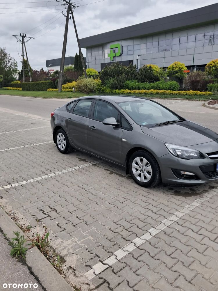 Opel Astra 1.6 EU6 - 2
