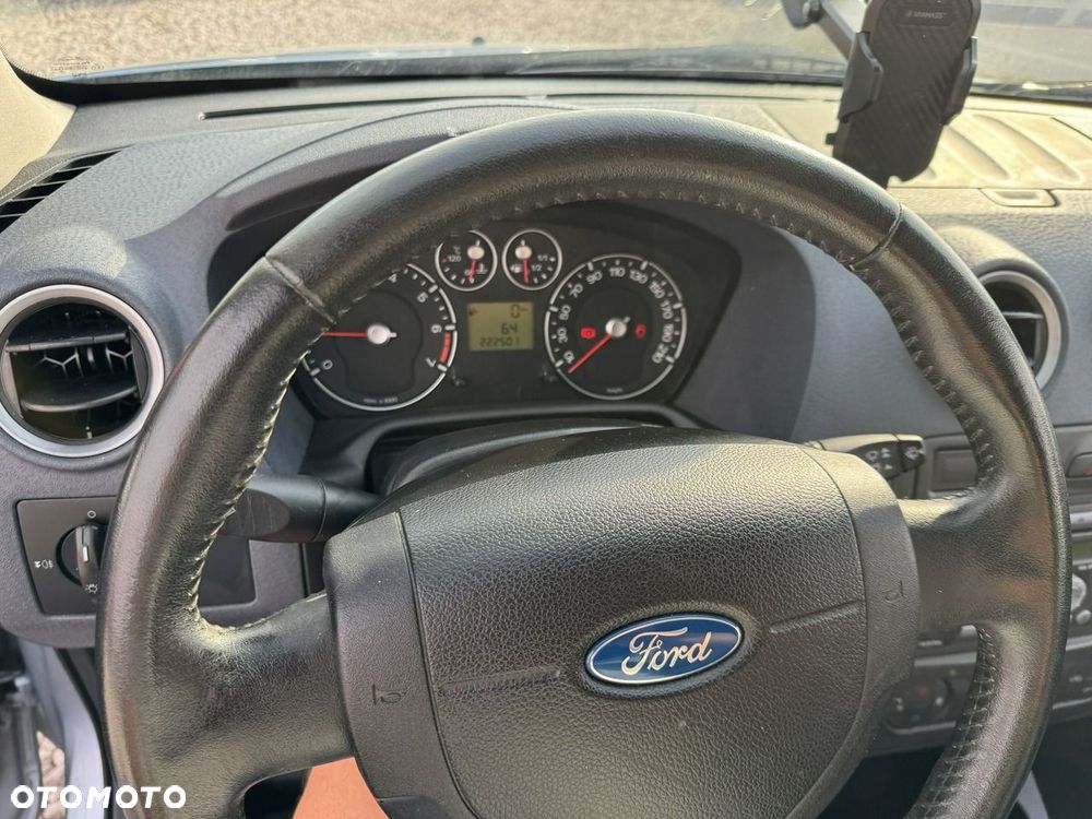 Ford Fusion - 22