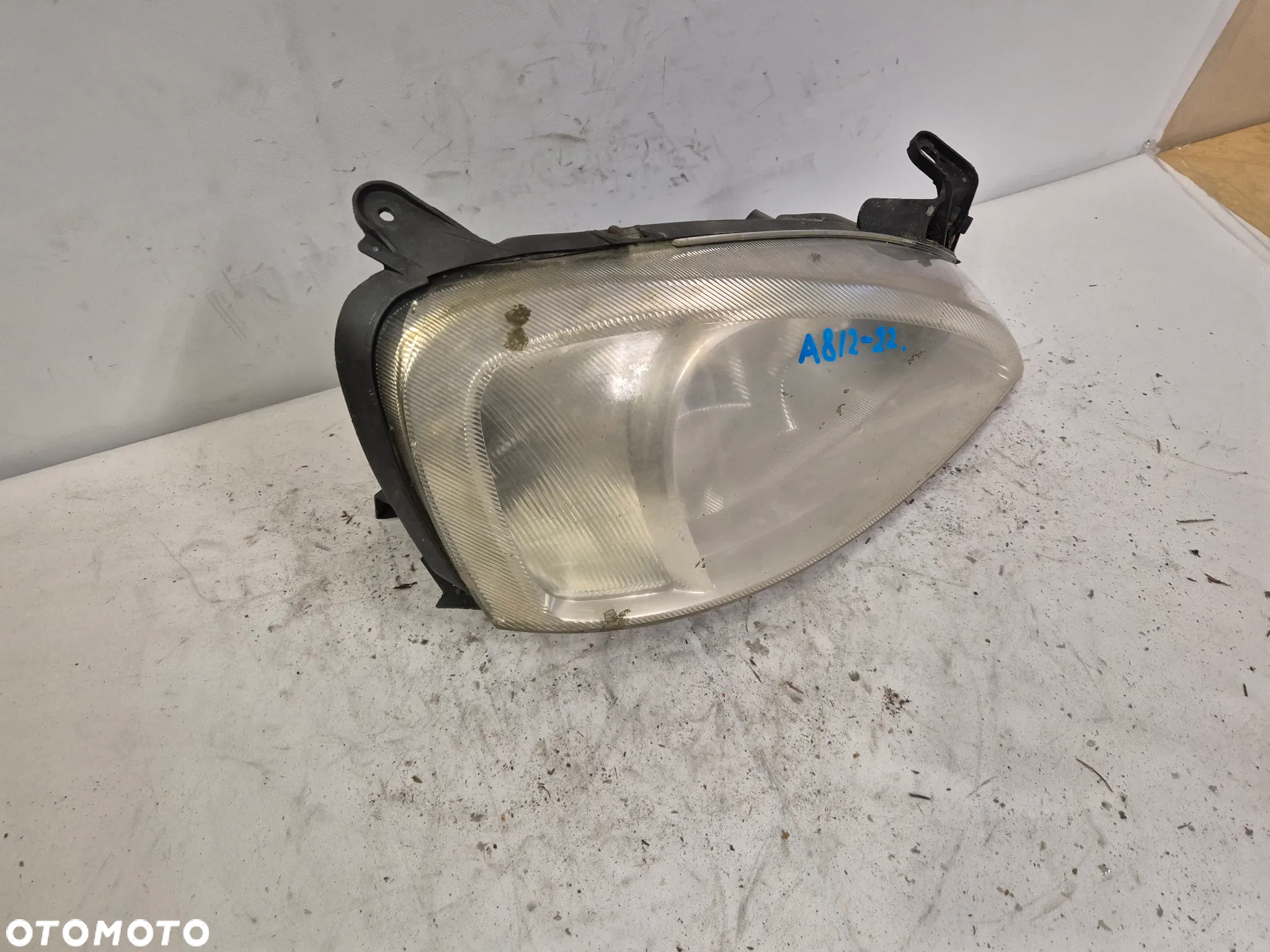 .  PRZOD PRZEDNIA LAMPA PRAWA OPEL CORSA C - 3