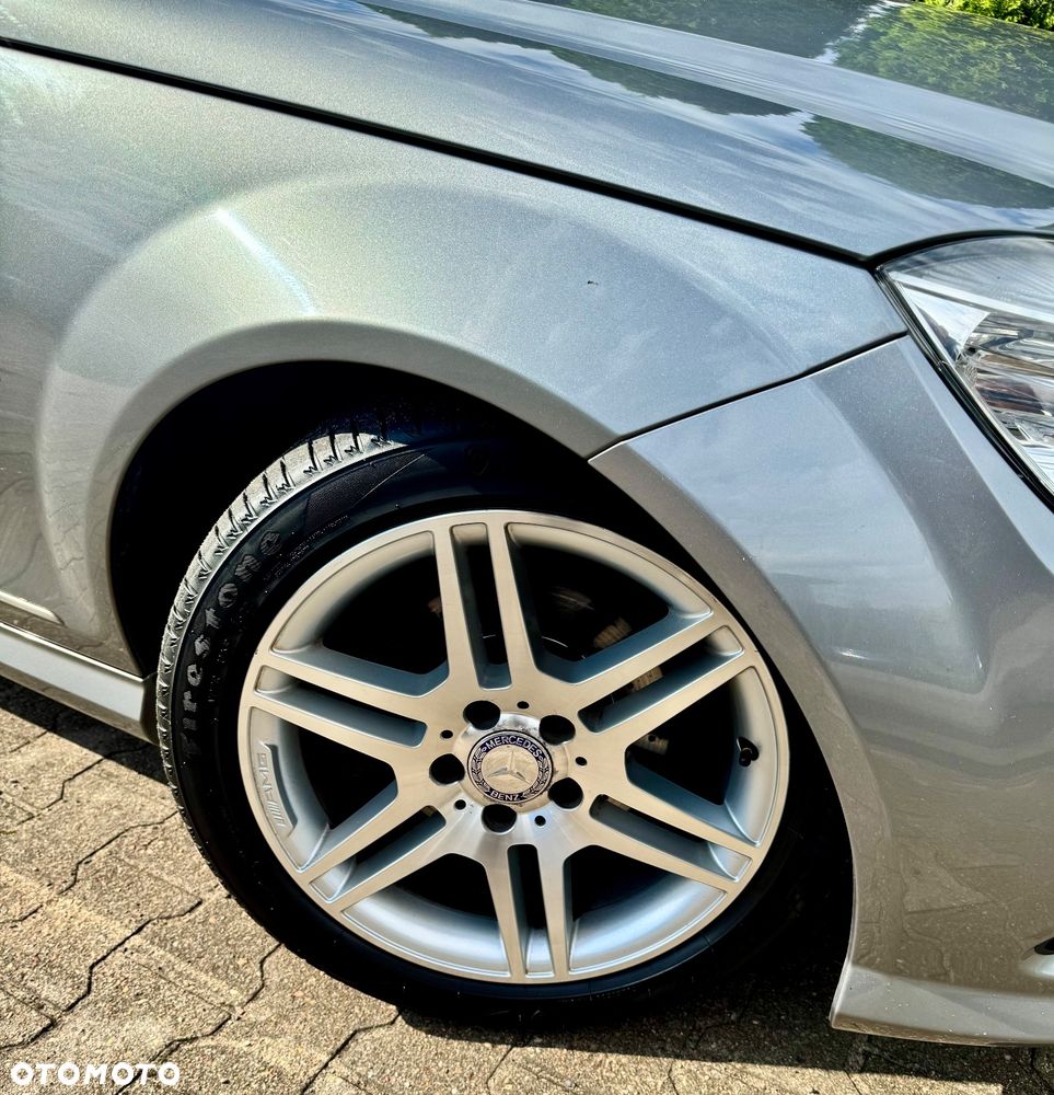 Mercedes-Benz Klasa C 250 CGI BlueEff Elegance - 15