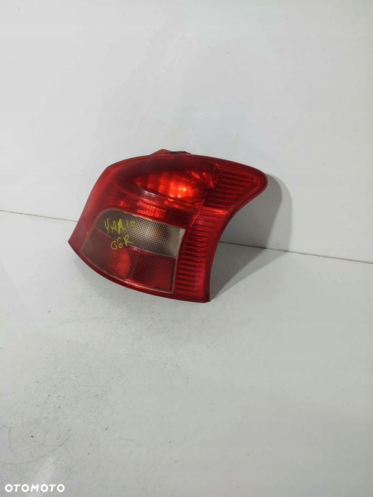 LAMPA PRAWA TYLNA TOYOTA YARIS II 06-09 HB - 3