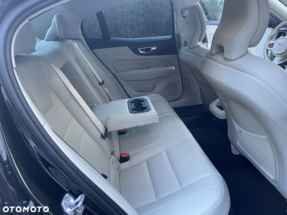 Volvo S60 T5 Momentum Pro - 19