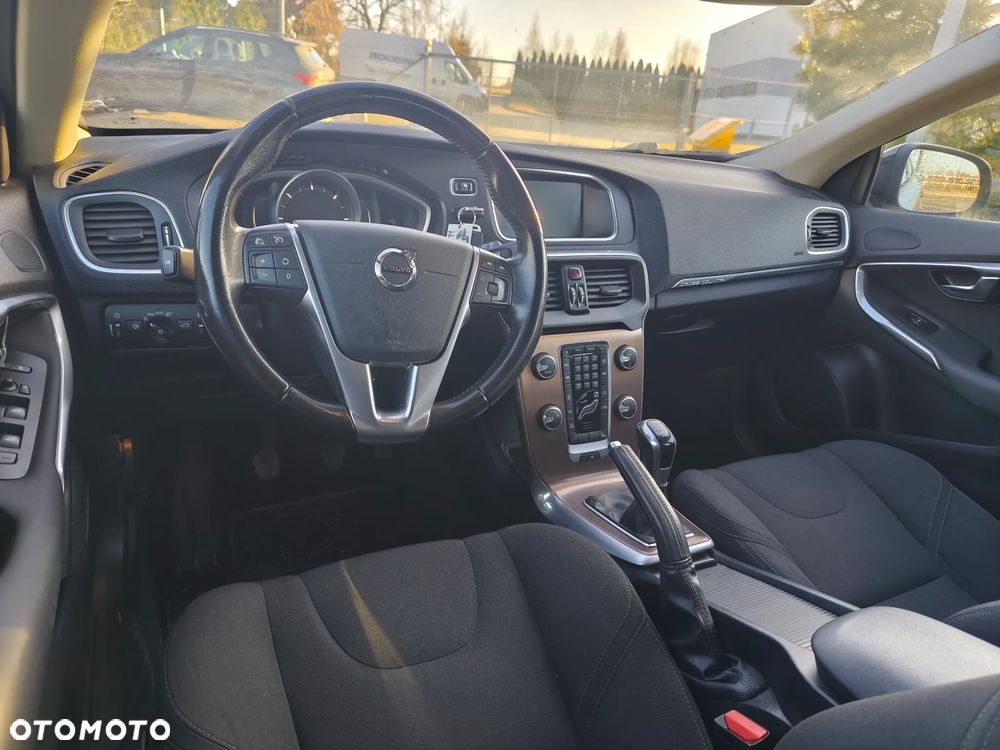 Volvo V40 Cross Country D2 Drive-E Momentum - 8