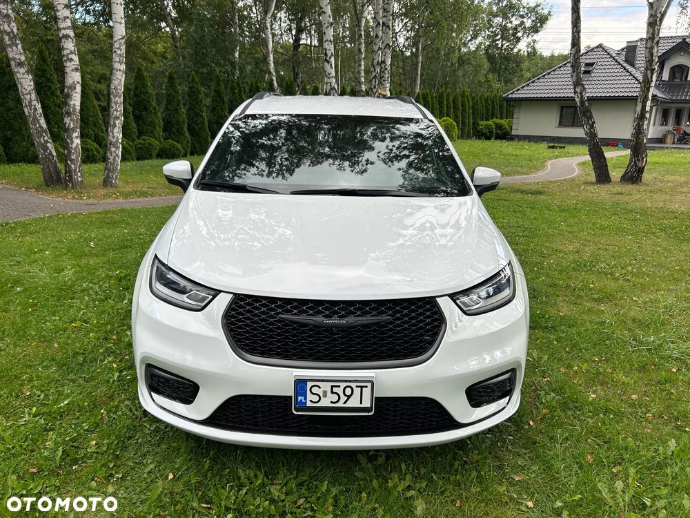 Chrysler Pacifica - 4