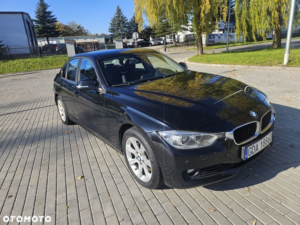 BMW Seria 3 318d - 11