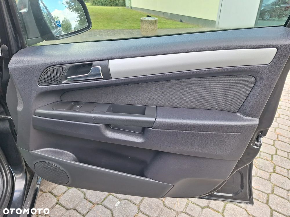 Opel Zafira - 20