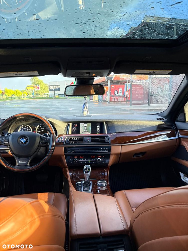 BMW Seria 5 535i xDrive Sport-Aut Luxury Line - 13