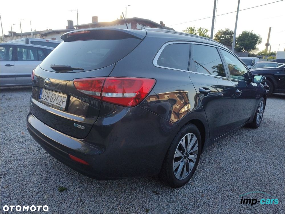Kia Ceed - 10