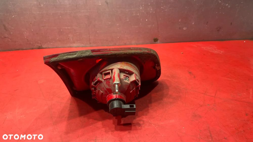 LAMPA PRAWA TYŁ TYLNA 3C9945094 VW PASSAT B6 - 3