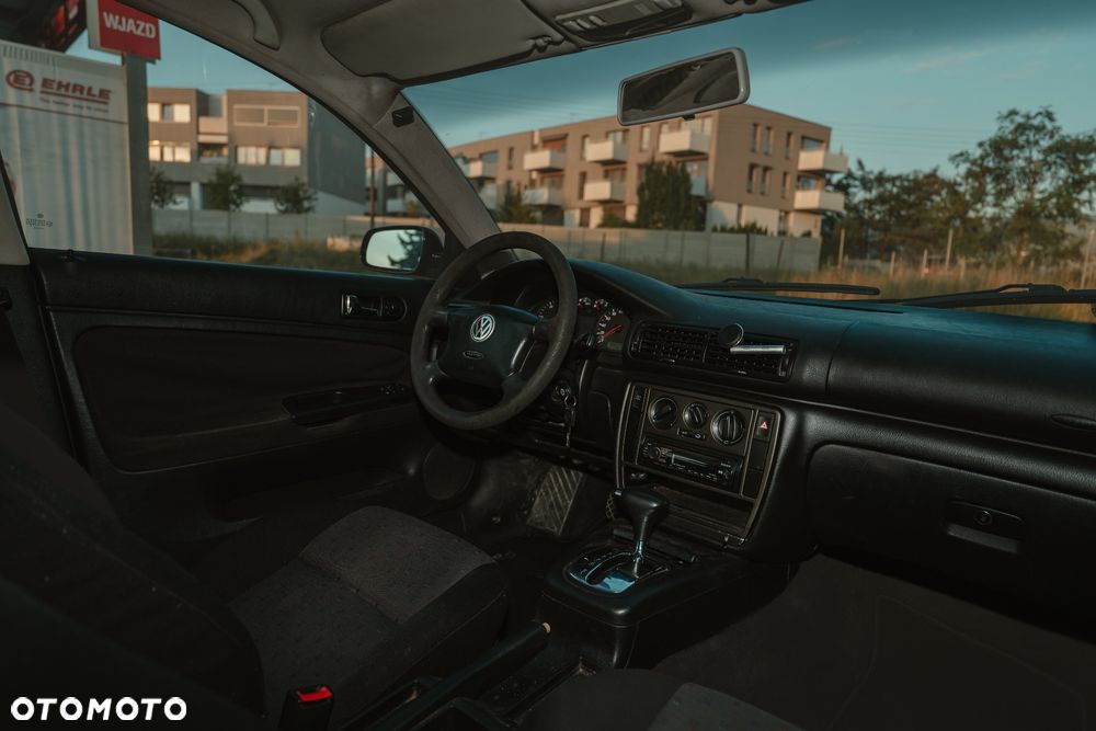 Volkswagen Passat - 10