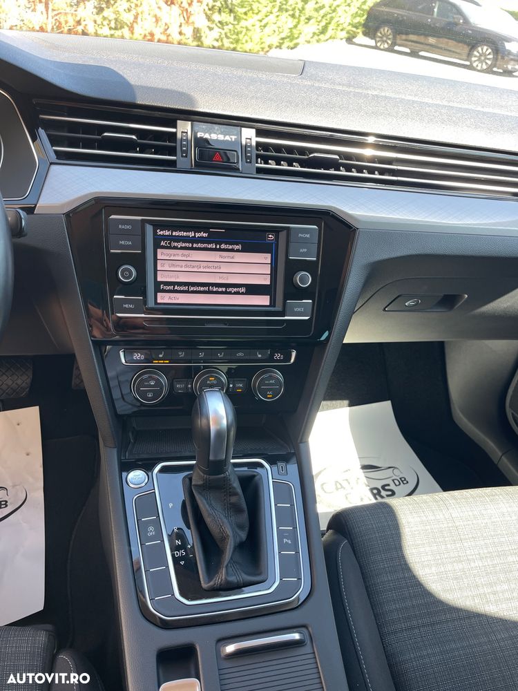 Volkswagen Passat - 36
