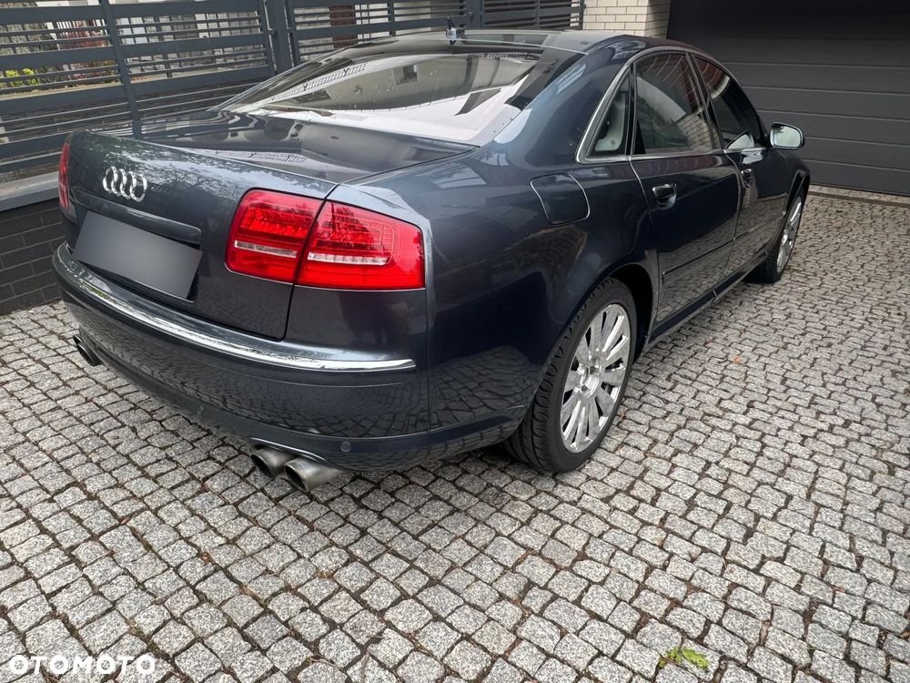 Audi A8 4.2 FSI Quattro - 1