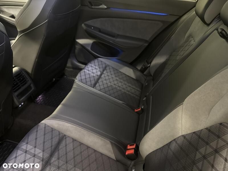 Volkswagen Golf - 20