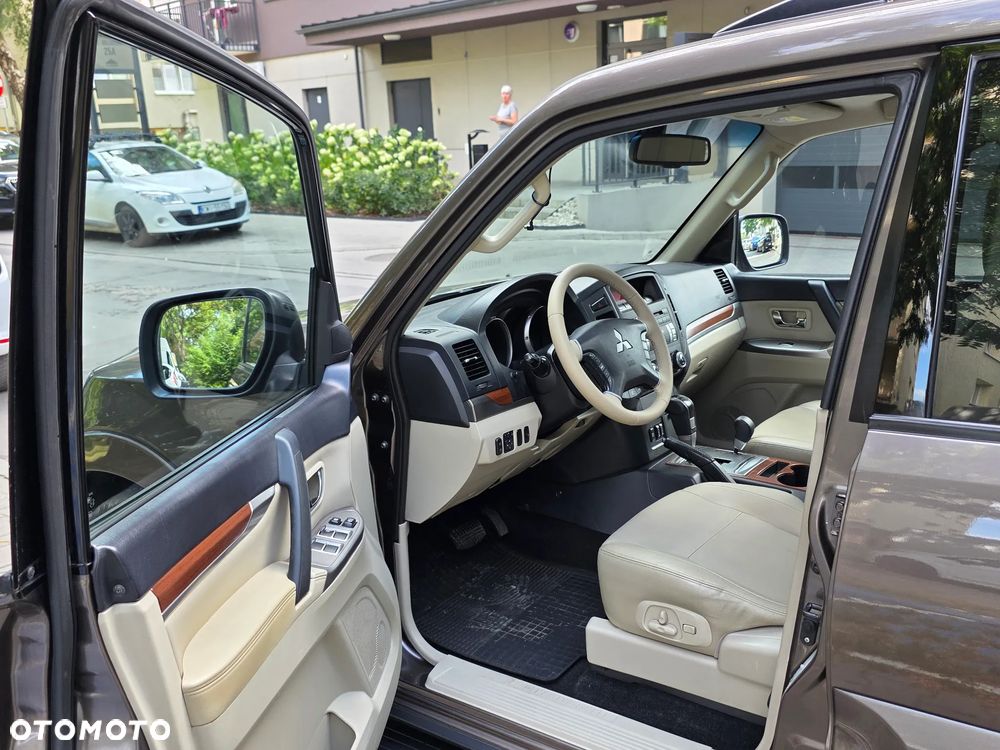 Mitsubishi Pajero 3.2 DID Instyle - 10