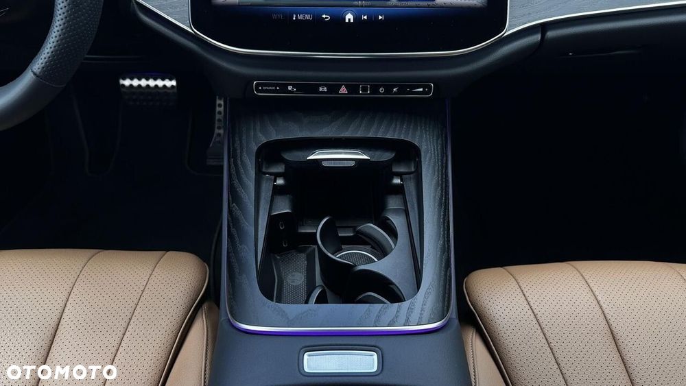 Mercedes-Benz Klasa E 220 d mHEV 4-Matic AMG 9G-Tronic - 22
