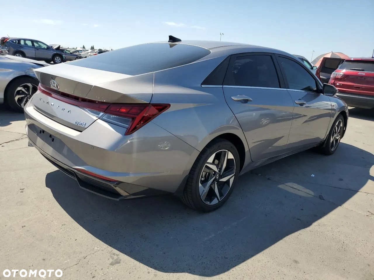 Hyundai Elantra - 4