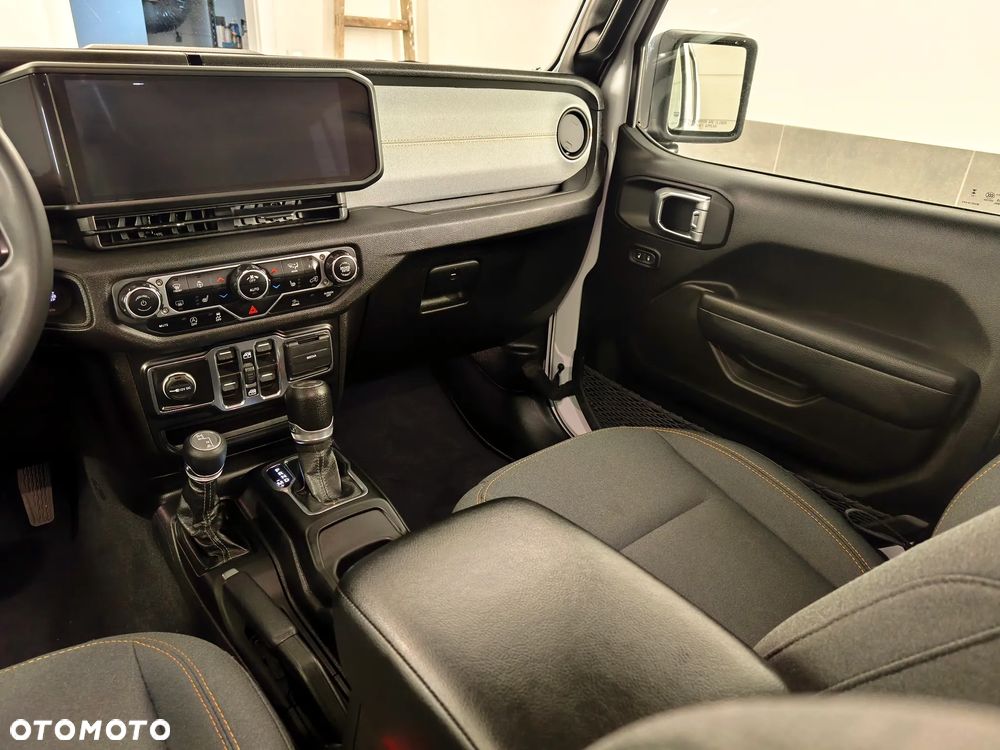 Jeep Wrangler 2.0 T-GDI Hardtop AWD Automatik Sport - 23