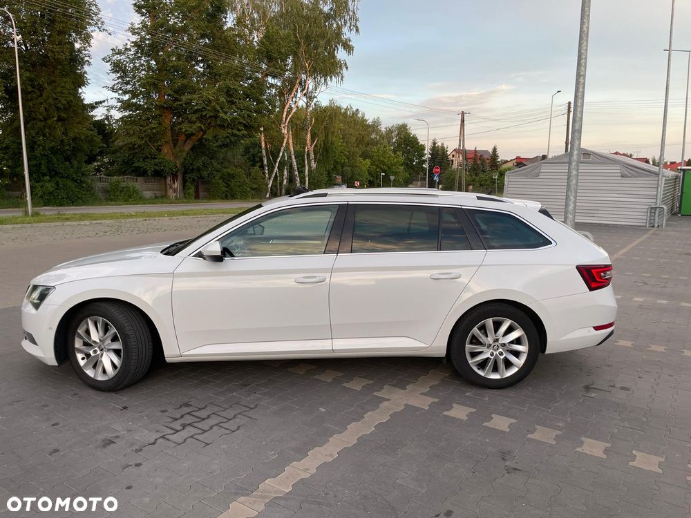 Skoda Superb 2.0 TDI Style - 8