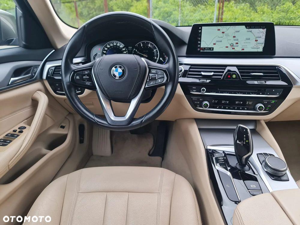 BMW Seria 5 520d xDrive Luxury Line sport - 2
