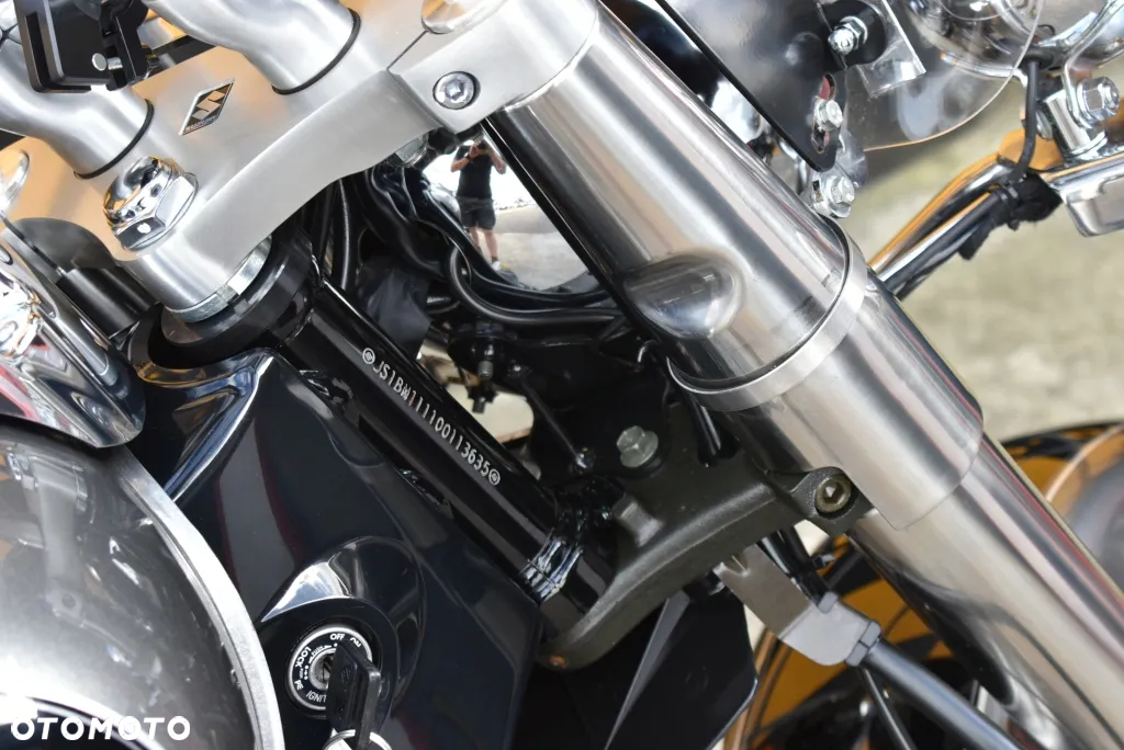Suzuki Intruder - 28