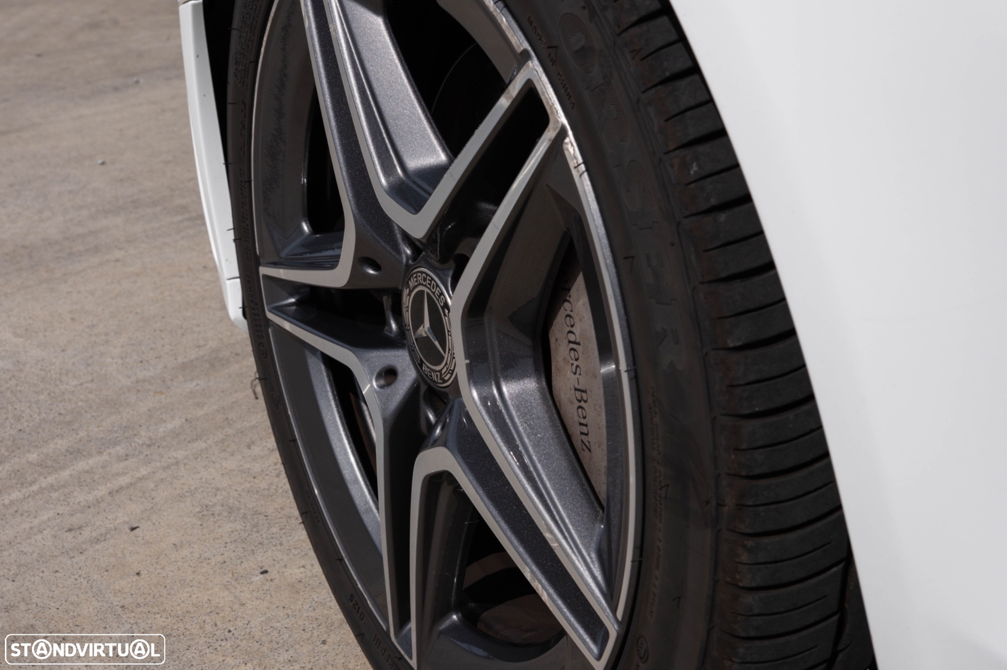 Mercedes-Benz C 300 BlueTEC Hybrid AMG Line - 4