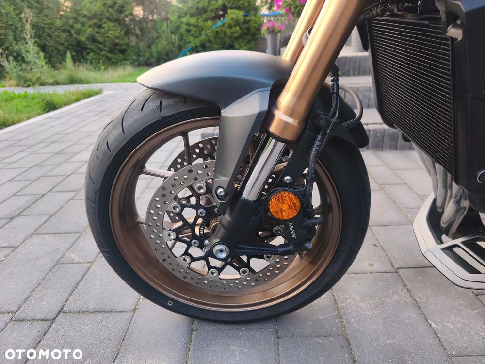 Honda CB - 23