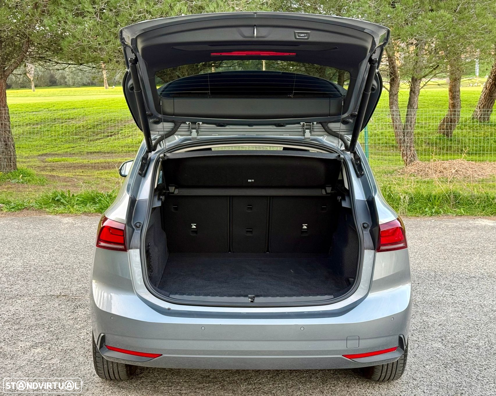 BMW 225xe Active Tourer - 14