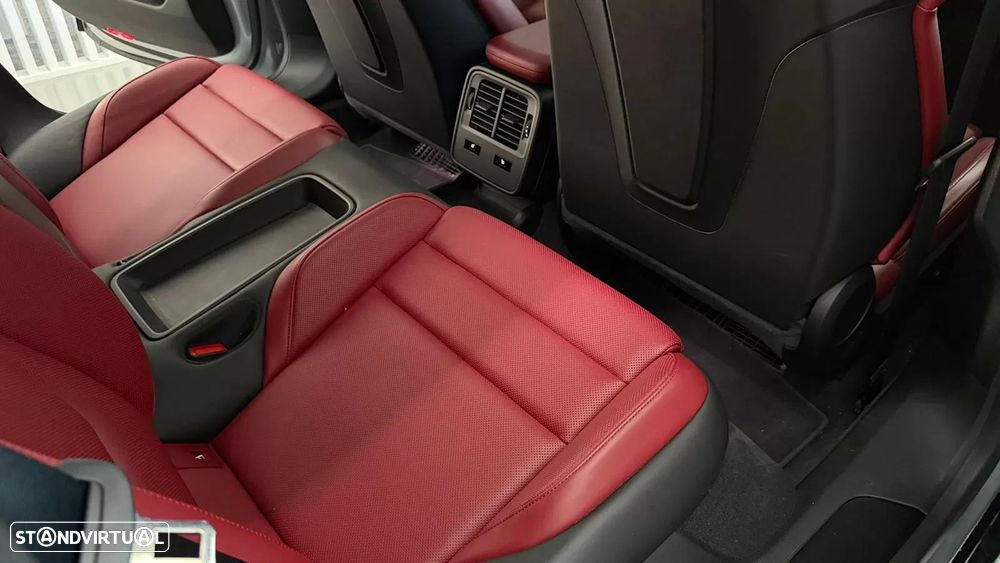 Porsche Taycan 4S - 31