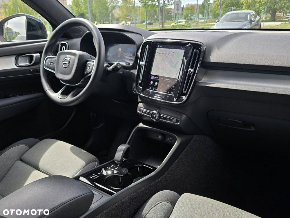 Volvo XC 40 B3 B DKG Plus Black Edition - 13