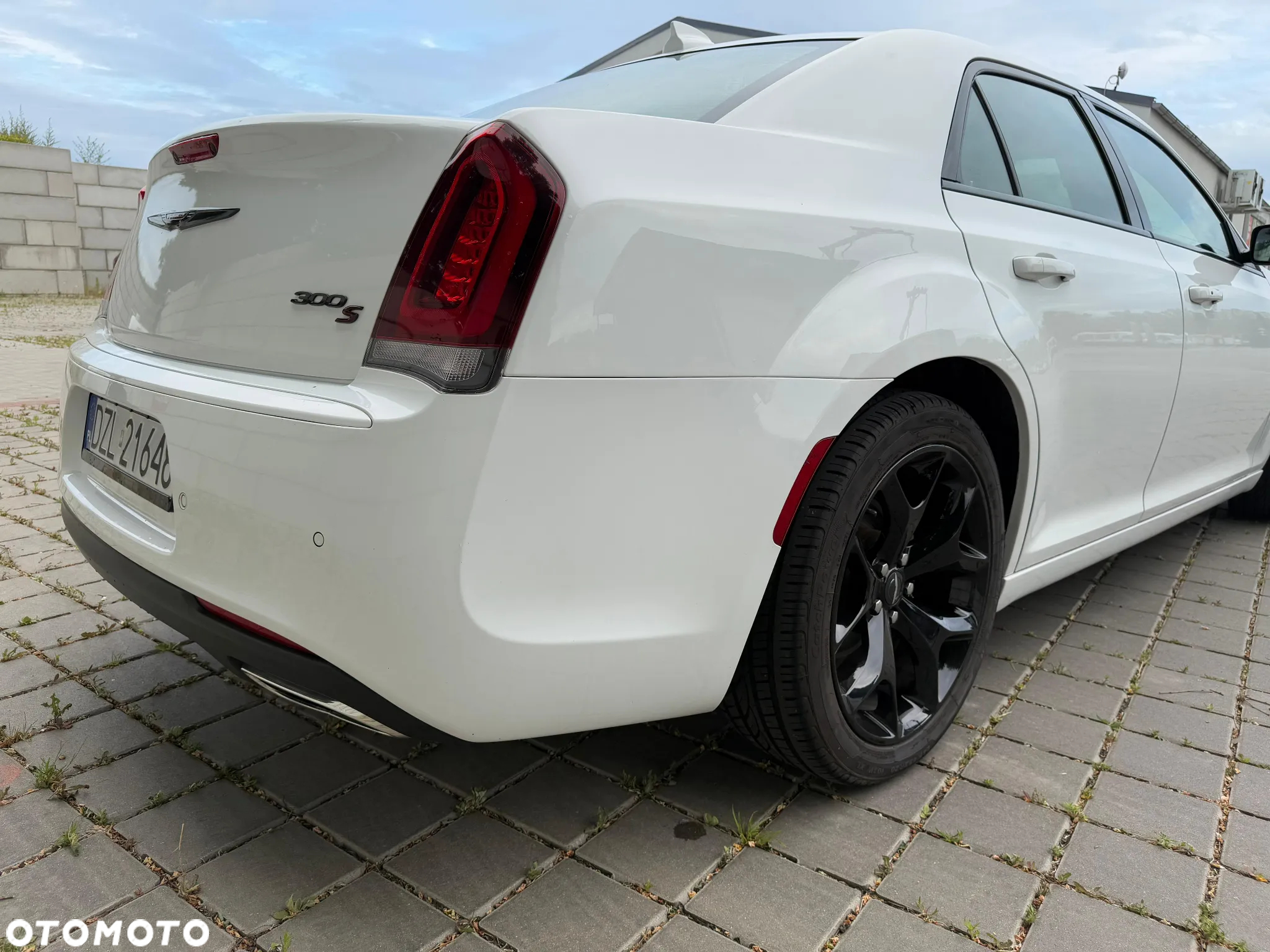 Chrysler 300s - 9