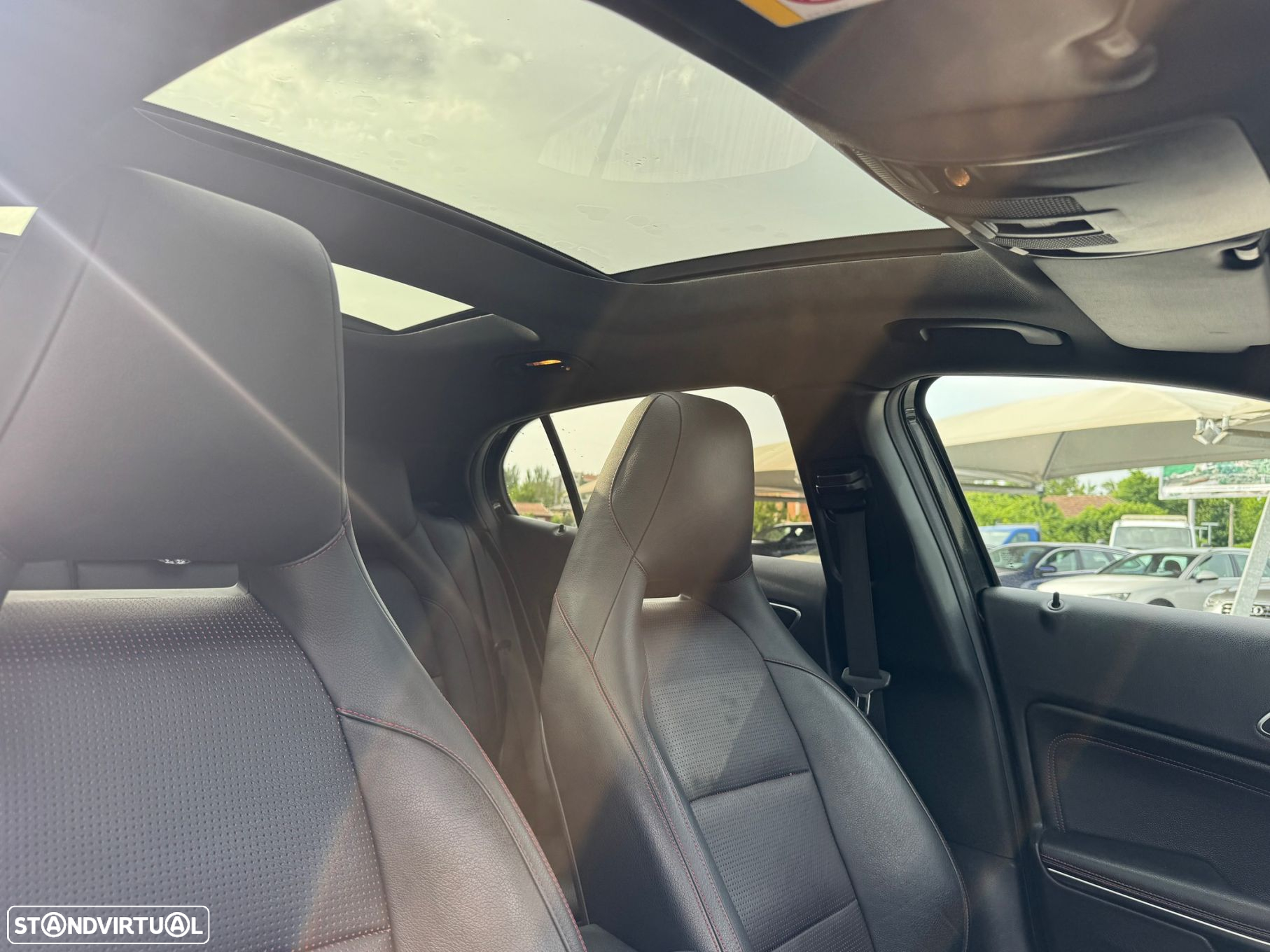 Mercedes-Benz GLA 200 - 12