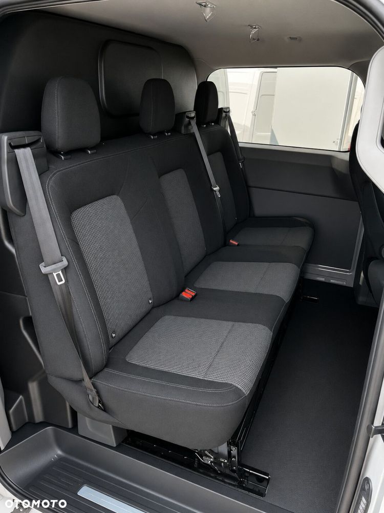 Volkswagen Transporter Furgon Plus Edition silnik: 2,0 l TDI 170 KM / skrzynia biegów: 8-biegowa automatyczna rozstaw osi: 3500 mm - 13