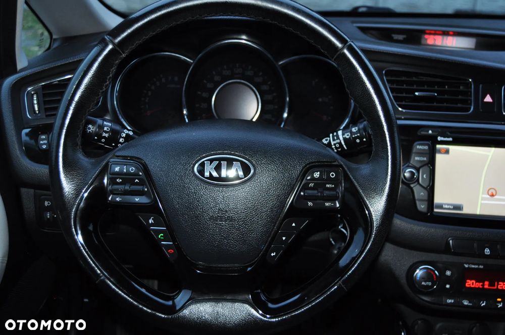 Kia Ceed 1.6 GDI Dream Team Edition - 11