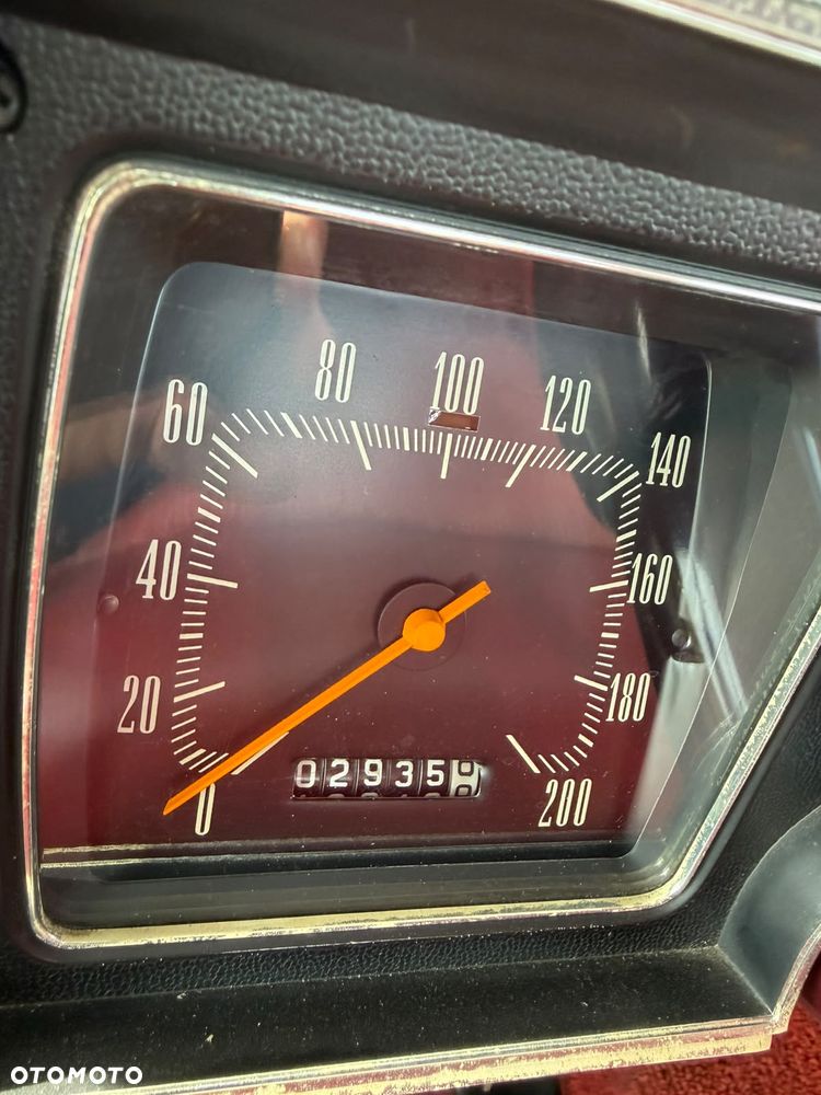 Plymouth Valiant - 13